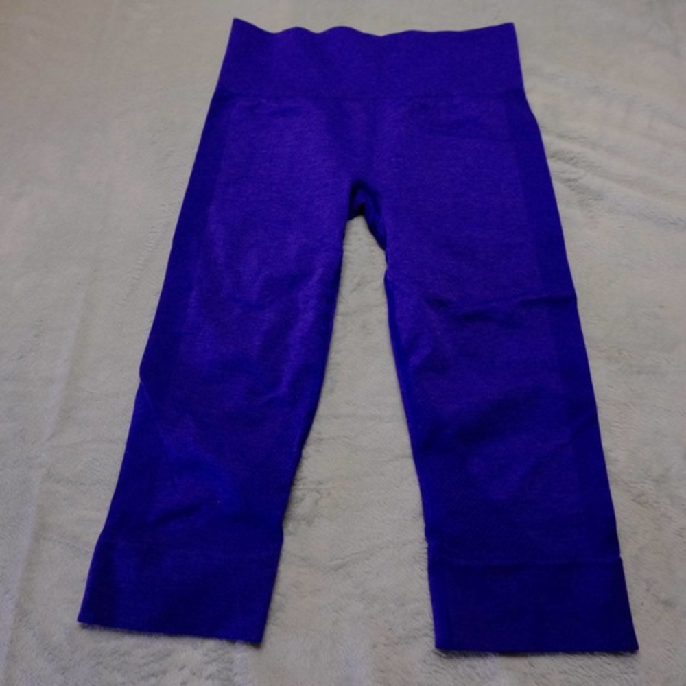 Lululemon Womens In The Flow Crop Leggings Sz 6 Purple High Waisted